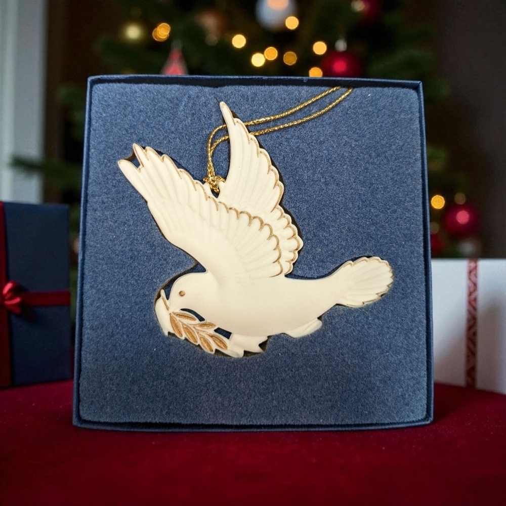 Wedgwood White Jasper With Olive Branch Christmas Decor Ornament - Picture 3 of 4